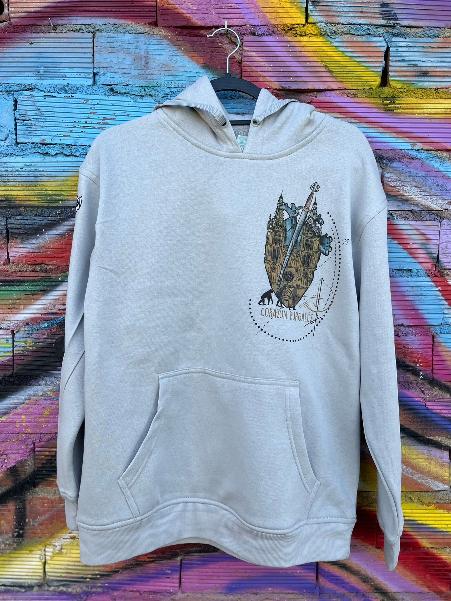 Sudadera Gris con Ilustración