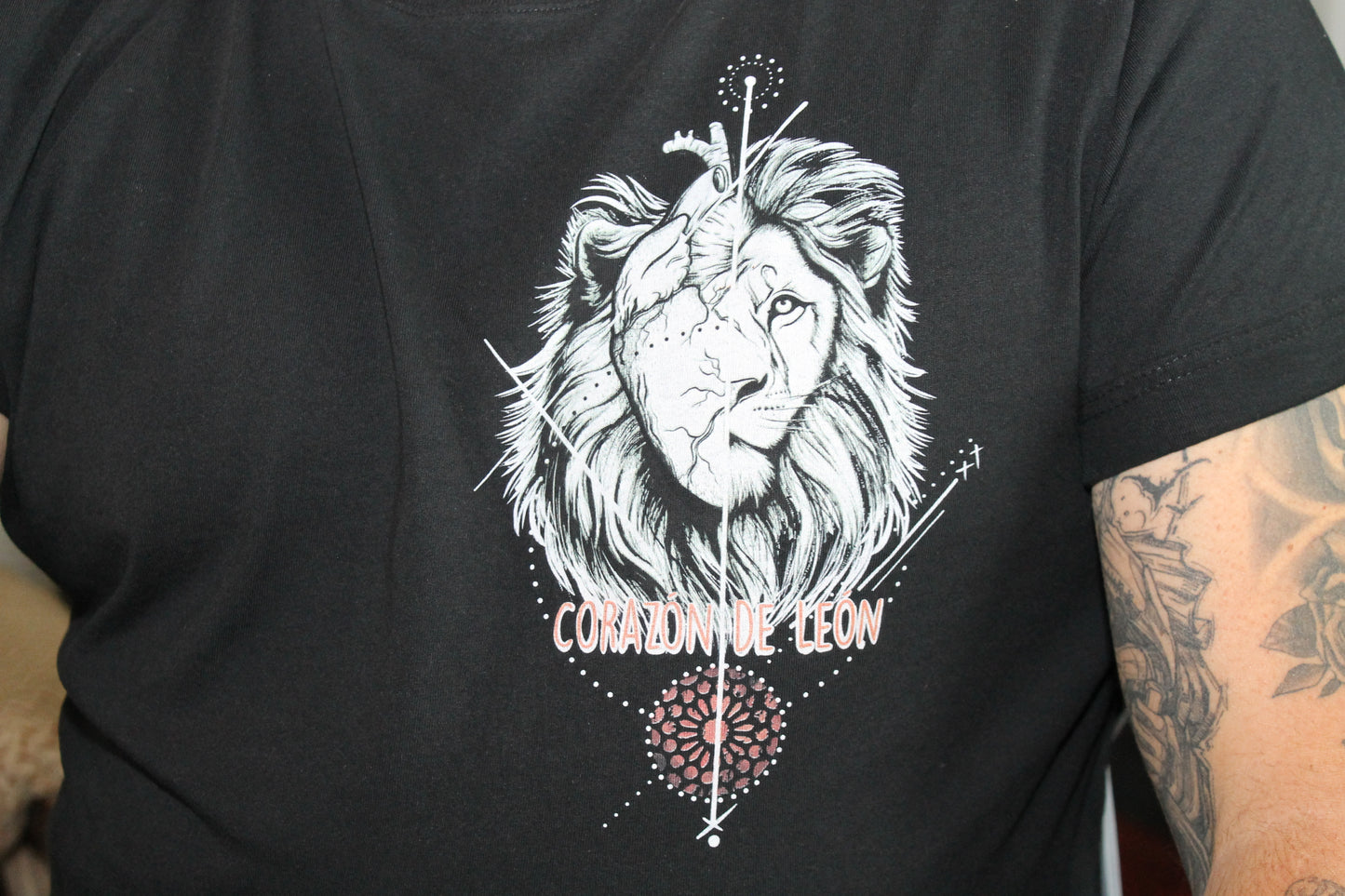 Camiseta Corazón de León